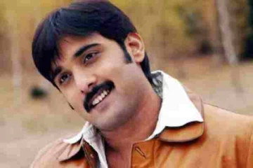 எனக்கு 20 எனக்கு 18 பட நடிகரா இது, லேட்டஸ்ட்டாக அவர் வெளியிட்ட வீடியோ- குவியும் லைக்ஸ்