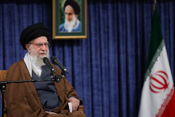 வெறும் கனவு... ட்ரம்பின் கோரிக்கையை நிராகரித்த ஈரானின் காமெனி | Khamenei Rejects Trump Offer Of Talks