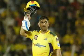 தோனி ஓய்வு பெறுகிறாரா? முதல் முறையாக மைதானத்திற்கு வந்த பெற்றோர்கள்