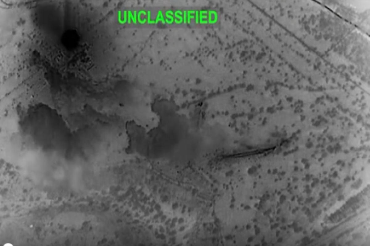 வளைகுடாவை நடுங்க வைத்த தாக்குதல்.. ஈரானின் 90 வீத வருமானத்தை கேள்விக்குறியாக்கிய ட்ரம்ப் | Us Bombs Iran Kharg Island Trump Confirms Strike