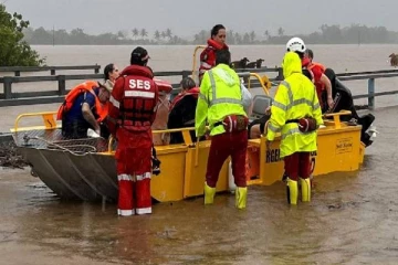அவுஸ்திரேலியாவில் ஏற்பட்டுள்ள நிலை: இரவோடு இரவாக மீட்கப்பட்ட மக்கள்!