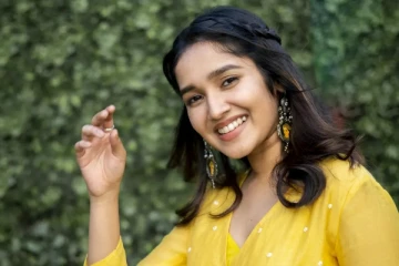 எனக்கு இவர் தான் ரியல் ஹீரோ.. அனிகா சுரேந்திரனின் ஓபன் பதில்