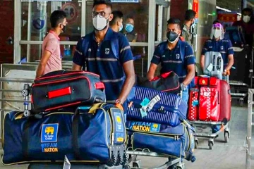 இலங்கை கிரிக்கெட் வீரர்களுக்கு அமெரிக்க விமான நிலையத்தில் ஏற்பட்ட நெருக்கடி