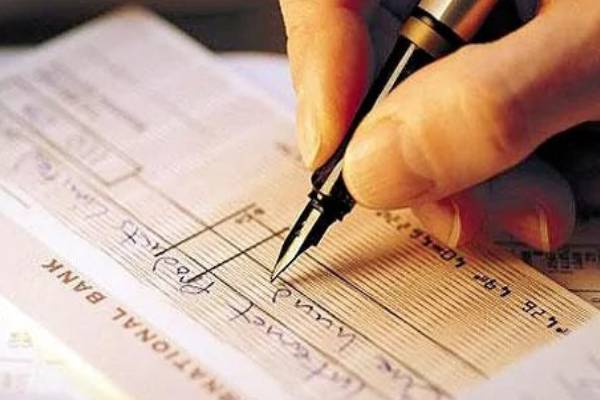 கொள்ளுப்பிட்டியில் கோடிக்கணக்கான பணமோசடியில் சிக்கிய இளைஞன் | One Arrested For Money Fraud