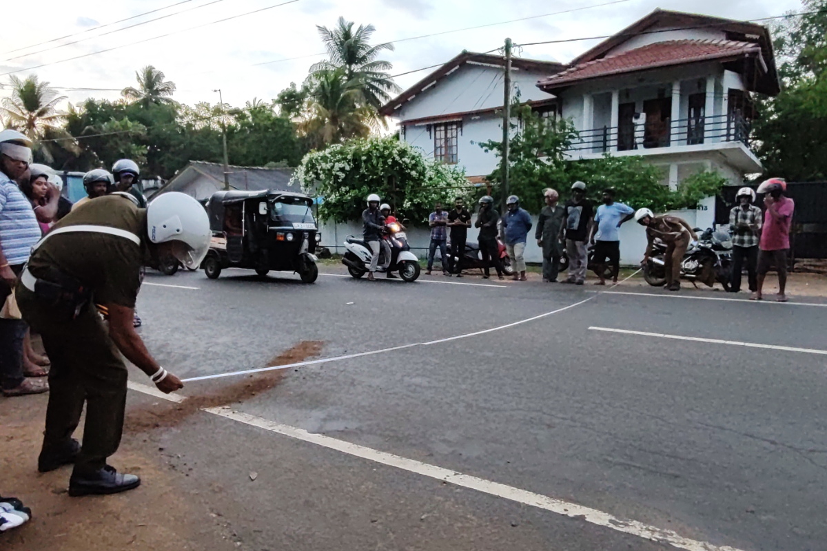 இரு சிறுவர்களை பலிகொண்ட கோர விபத்து; தாய் படுகாயம் | Accident Claims Lives Of Two Boys இரு சிறுவர்களை பலிகொண்ட கோர விபத்து; தாய் படுகாயம் | Accident Claims Lives Of Two Boys