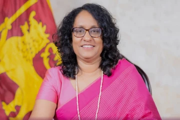 பிரதமர் ஹரினி நாடு திரும்பினார்