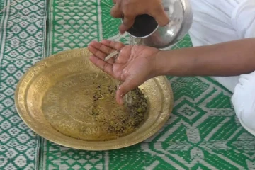ஆடி அமாவாசையில் எள்ளும், தண்ணீரும் இரைப்பது இதற்காகவா?