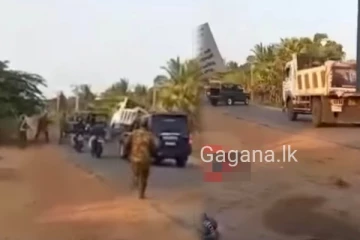 අණනොතකා ධාවනය වූ ටිපර් රථයකට වෙඩි වරුසාවක්..පොලීසිය සහ STF කළ වැඩේ මෙන්න.(VIDEO)