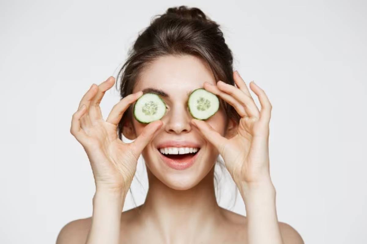 கருவளையங்களை நீக்க வீட்டில் உள்ள இந்த பொருட்கள் போதும்.., எப்படி பயன்படுத்துவது? | How To Remove Dark Circles Naturally In Tamil