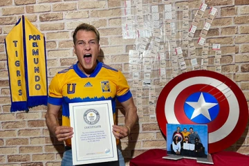 அமெரிக்காவில் படத்தை பார்த்து கின்னஸ் சாதனை படைத்த இளைஞன்!