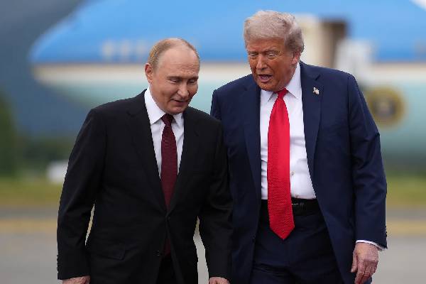 ரஷ்யாவால் 300 பில்லியன் டொலர் ஆதாயம்... உக்ரைன் போர் தொடர்பில் ட்ரம்பின் திட்டம் அம்பலம் | Ukraine War Trump Real Plan