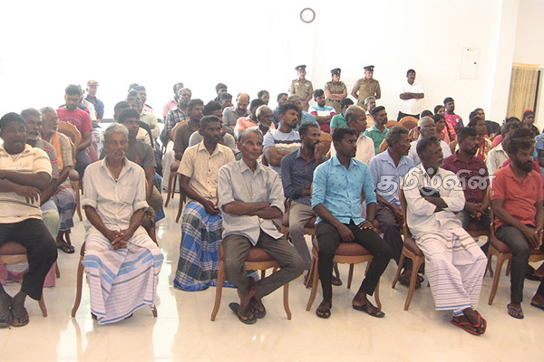 மன்னாரில் உலருணவு பொதிகள் வழங்கிவைத்த சீன தூதுவர் | Dry Food Given To Sri Lanka By Buddhists In China