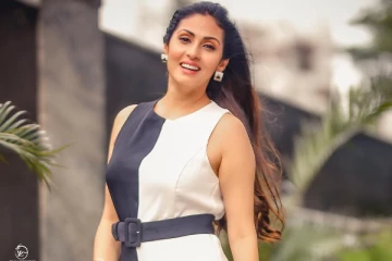 38 வயதை கடந்த சதாவா இது? ட்ரெண்டியான லேட்டஸ்ட் புகைப்படங்கள் இதோ