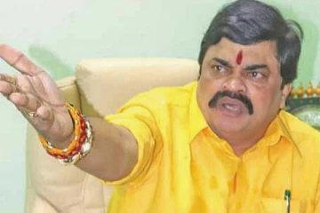 ராஜேந்திர பாலாஜியின் வங்கி கணக்குகள்  முடக்கம் - காவல் துறை அதிரடி