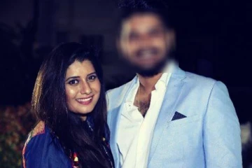 தொகுப்பாளினி பிரியங்காவின் அப்பாவா இது? ஹீரோ போல இருக்காரு...குட்டி ஏஞ்சல் பிரியங்காவின் அரிய புகைப்படம்