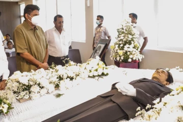 மறைந்த நடிகரின் பூதவுடலுக்கு சஜித் இறுதி அஞ்சலி