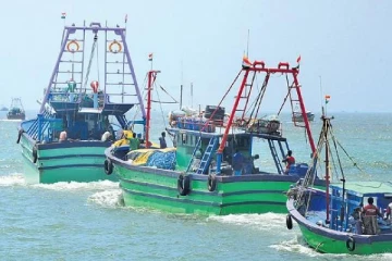 எல்லை தாண்டி மீன் பிடித்ததாக தமிழக மீனவர்கள் 5 பேர் கைது..!