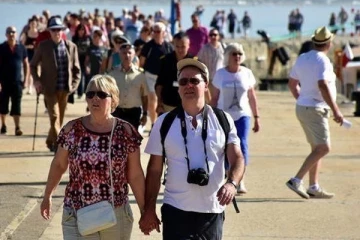 தடுப்பூசி போட்டுக்கொண்ட சுற்றுலாப் பயணிகளுக்கு!! பிரித்தானியாவின் மிக முக்கிய அறிவிப்பு