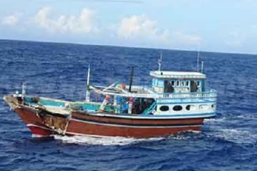 தலை மன்னாரில் போதைப்பொருளுடன் கைப்பற்றப்பட்ட படகு! 3 வெளிநாட்டவர்கள் கைது