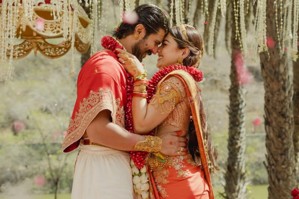 திருமணத்திற்கு பின் ஜோடியாக தலைக்காட்டிய ராஷ்மிகா மந்தனா - விஜய் தேவரகொண்டா.. வீடியோ இதோ | Rashmika Vijay After Marriage First Appearance திருமணத்திற்கு பின் ஜோடியாக தலைக்காட்டிய ராஷ்மிகா மந்தனா - விஜய் தேவரகொண்டா.. வீடியோ இதோ | Rashmika Vijay After Marriage First Appearance