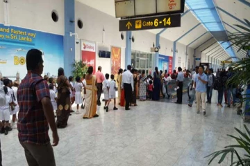 கோடிக்கணக்கான வெளிநாட்டு நாணயங்களுடன் கட்டுநாயக்க விமான நிலையத்தில் சிக்கிய ஐவர்