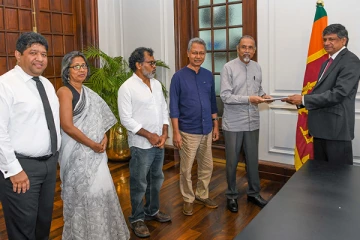 ஜனாதிபதி நியமித்த குழுவால் புதிய சட்ட வரைவு கையளிப்பு