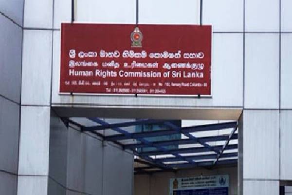 ஊடகவியலாளரிடம் மன்னிப்புக் கோரிய பொலிஸ் பரிசோதகர் | Police Apologize To Journalist