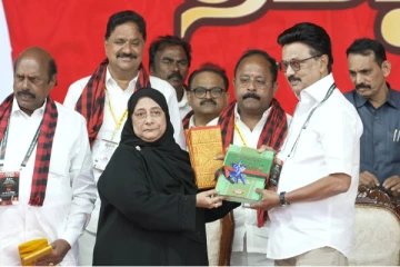 திமுகவில் இணைந்த அதிமுக முன்னாள் பெண் அமைச்சர் - யார் இந்த நிலோஃபர் கபில்?