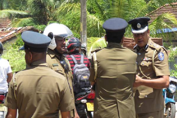 சிறிலங்கா இராணுவ அதிகாரி உட்பட நால்வர் அதிரடி கைது | Four Arrested Including A Sri Lanka Army Officer