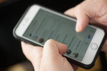 வேலைக்கு செல்பவரை திருமணம் செய்துகொள்! மனைவிக்கு வாட்ஸ் அப் குறுந்தகவலை அனுப்பிவிட்டு கணவர் எடுத்த முடிவு!