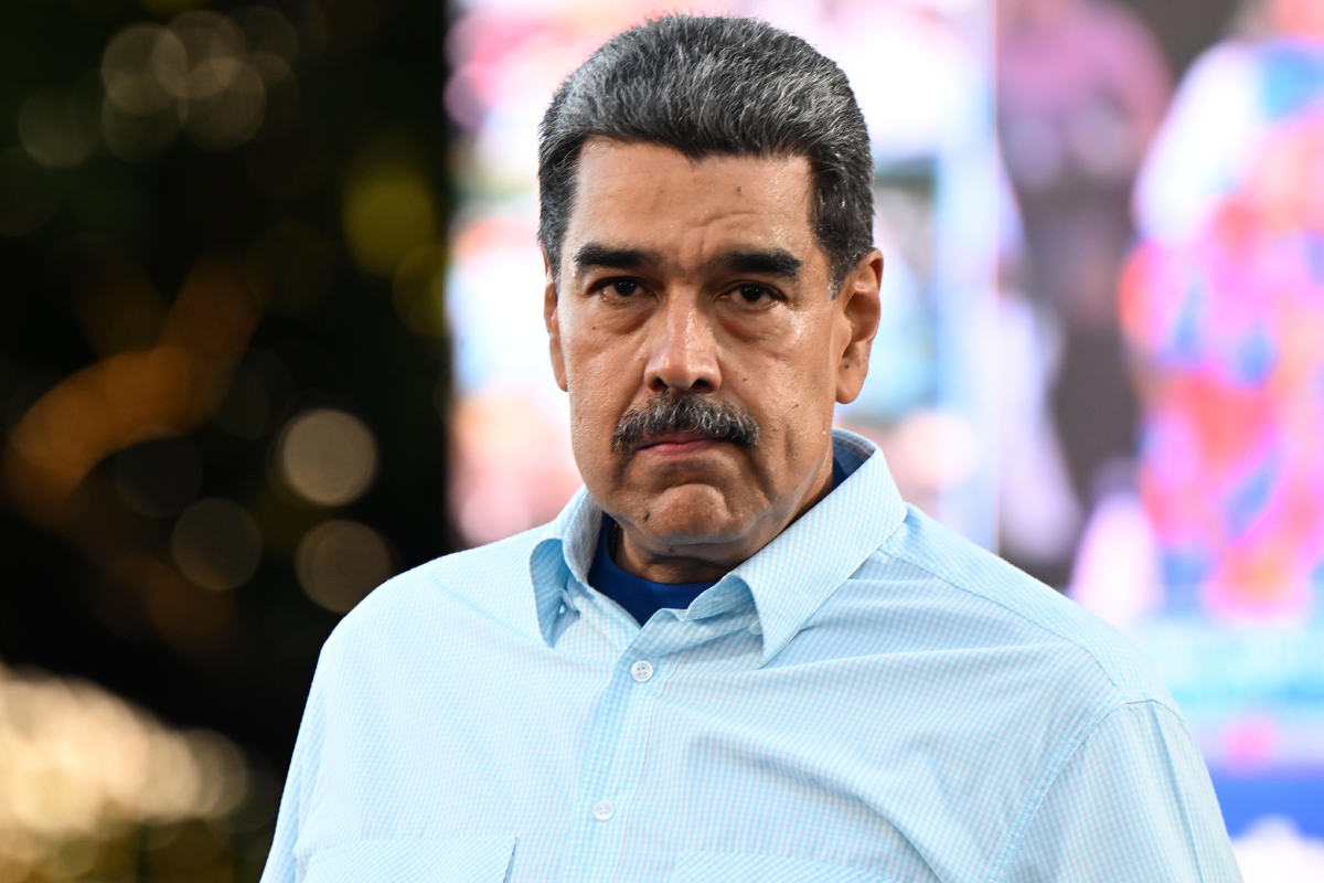 நீதிமன்றில் முன்னிலையாகும் நிக்கோலஸ் மதுரோ! சூடு பிடித்துள்ள வழக்கு விசாரணை | Nicolas Maduro To Appear In Court Today நீதிமன்றில் முன்னிலையாகும் நிக்கோலஸ் மதுரோ! சூடு பிடித்துள்ள வழக்கு விசாரணை | Nicolas Maduro To Appear In Court Today