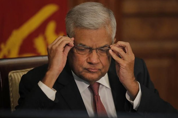 ரணிலைப் பாதுகாக்க பஸில் தீர்மானம்! | Basil Rajapaksa Decision To Protect Ranil