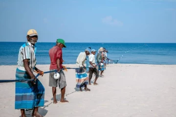 சட்டவிரோத கடற்தொழில் நடவடிக்கையினை கட்டுப்படுத்த கோரி கவனயீர்ப்பு போராட்டம் முன்னெடுப்பு