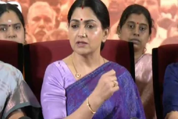 கால்பந்து போல தூக்கி வீசி பெண்களை கேவலப்படுத்த வேண்டாம்.., குஷ்பு ஆவேசம்