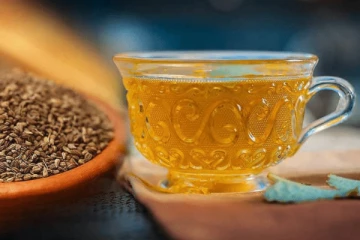 இயற்கையாக உடல் எடையை குறைக்க, மாத விலக்கு பிரச்சினைகளை சரி செய்ய உதவும் கஷாயம்!