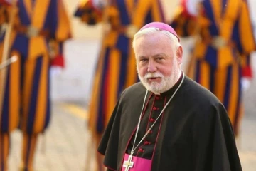 இலங்கையை வந்தடைந்தார் வத்திக்கானின் வெளியுறவு அமைச்சர்