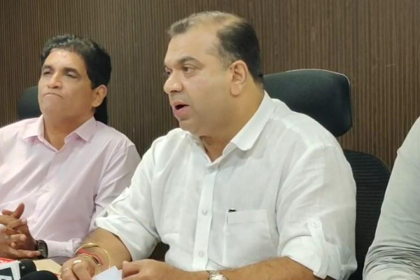 இந்தியாவிலும் சிறுவர்கள் சமூக ஊடகங்களை பயன்படுத்த தடை? மாநிலங்கள் ஆலோசனை | Indian States Plans Social Media Ban For Childrens