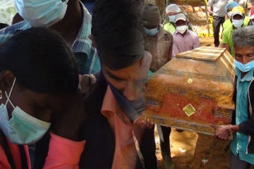 ஹிஷாலினி உயிரிழப்பில் தொடரும் மர்மம் - தாய் கண்முன் திறக்கப்பட்ட சவப்பேழை