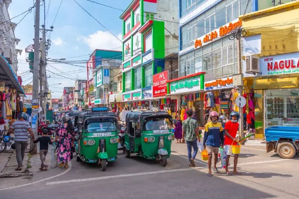 யாழ். மக்களின் சேமிப்புகள் சூட்சகமாக கொள்ளை - அம்பலப்படுத்தும் சமூக ஆர்வலர் | Low Income Family Gold Loan Interest Rate Banks