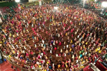 கர்பா நடனமாடிய 10 பேர் உயிரிழப்பு