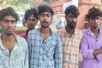 வேலையை விட்டு நிறுத்தியதால் ஆத்திரம் - மேனேஜரை அடித்துக்கொன்ற ஊழியர்கள்