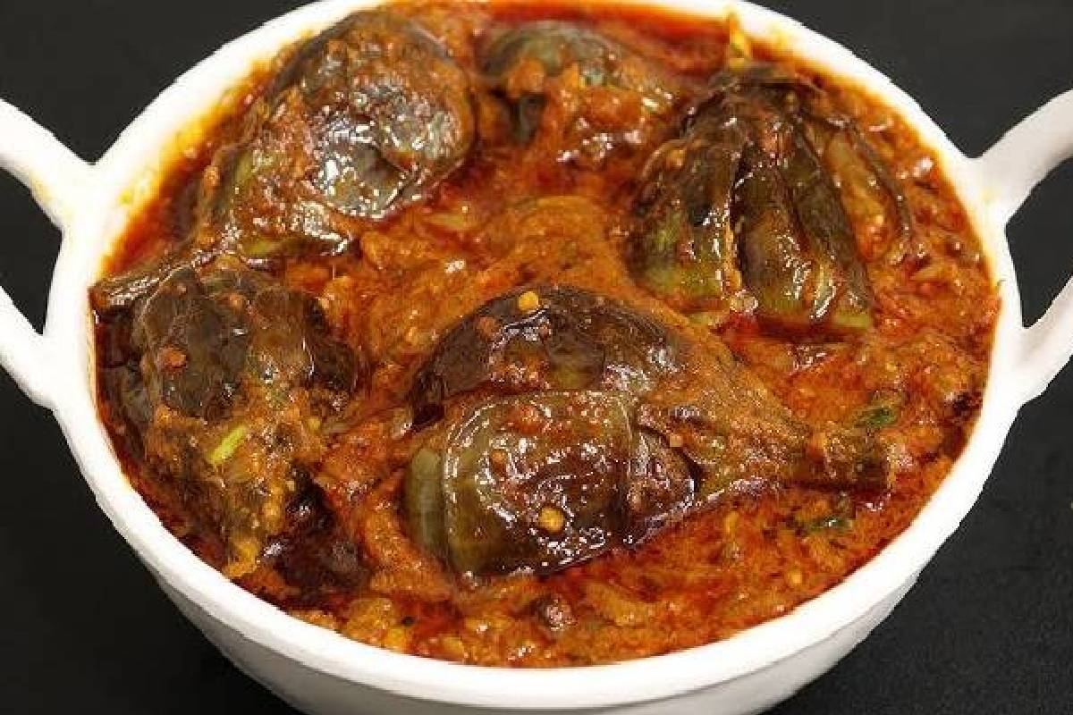 ஆரோக்கிய நன்மைகள் நிறைந்த எண்ணெய் கத்தரிக்காய் குழம்பு... இப்படி செய்து அசத்துங்க! | Health Benefits Of Ennai Kathirikai Kulambu ஆரோக்கிய நன்மைகள் நிறைந்த எண்ணெய் கத்தரிக்காய் குழம்பு... இப்படி செய்து அசத்துங்க! | Health Benefits Of Ennai Kathirikai Kulambu
