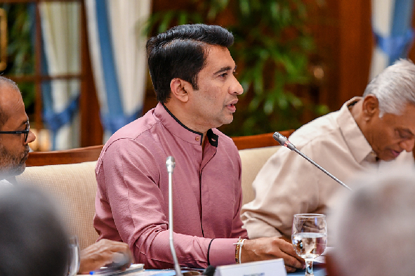 பதவி விலகுகிறார் இராஜாங்க அமைச்சர் ரொஷான் ரணசிங்க! - ஐபிசி தமிழ்