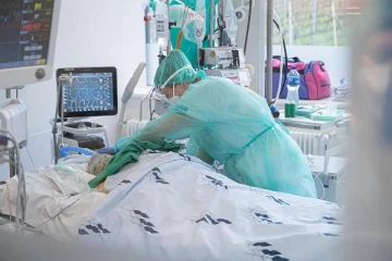 சுவிட்சர்லாந்தில் கொரோனா நோயாளி ஒருவருக்கு செலவாகும் தொகை: வெளியான தகவல்