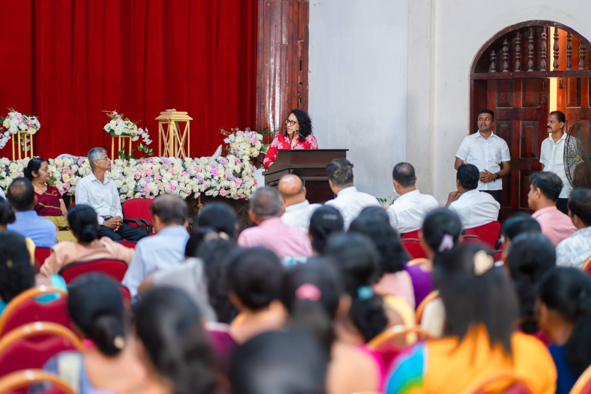 பிரதமர் தலைமையில் நடைபெற்ற கூட்டத்திற்கு வராத அதிபர், ஆசிரியர்களுக்கு பறந்த கடிதம் | Skips Pm Meeting Letter Sent To Teachers பிரதமர் தலைமையில் நடைபெற்ற கூட்டத்திற்கு வராத அதிபர், ஆசிரியர்களுக்கு பறந்த கடிதம் | Skips Pm Meeting Letter Sent To Teachers