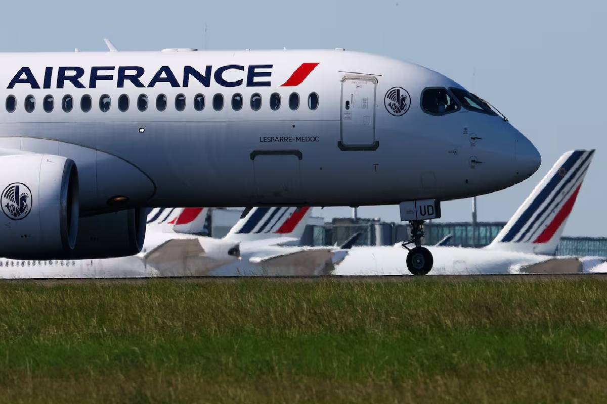 Ebola அச்சம் ; அமெரிக்கா சென்ற Air France விமானம் கனடாவுக்கு திருப்பிவைப்பு | Ebola Air France Flight Bound Us Diverted Canada