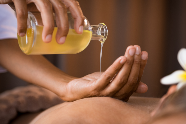 ஆயுர்வேத மசாஜ் நிலையத்தில் 6 வெளிநாட்டு பெண்கள் கைது | 6 Foreign Women Arrested Wellawatte Massage Parlor