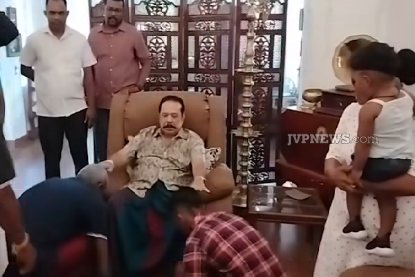மீண்டும் ஹீரோவான மஹிந்த ; ஆசி பெற படையெடுக்கும் மக்கள் கூட்டம் | Mahinda Hailed Hero Again Huge Crowd Rallie