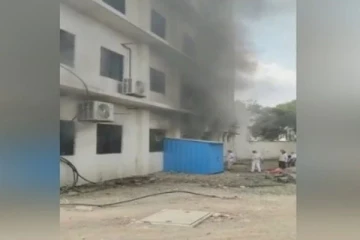 அரசு மருத்தவமனையில் பயங்கர தீ விபத்து - 11 பேர் உயிரிழப்பு