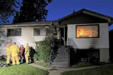 கனடாவில் இரண்டு பேரை காவு கொண்ட தீ விபத்து